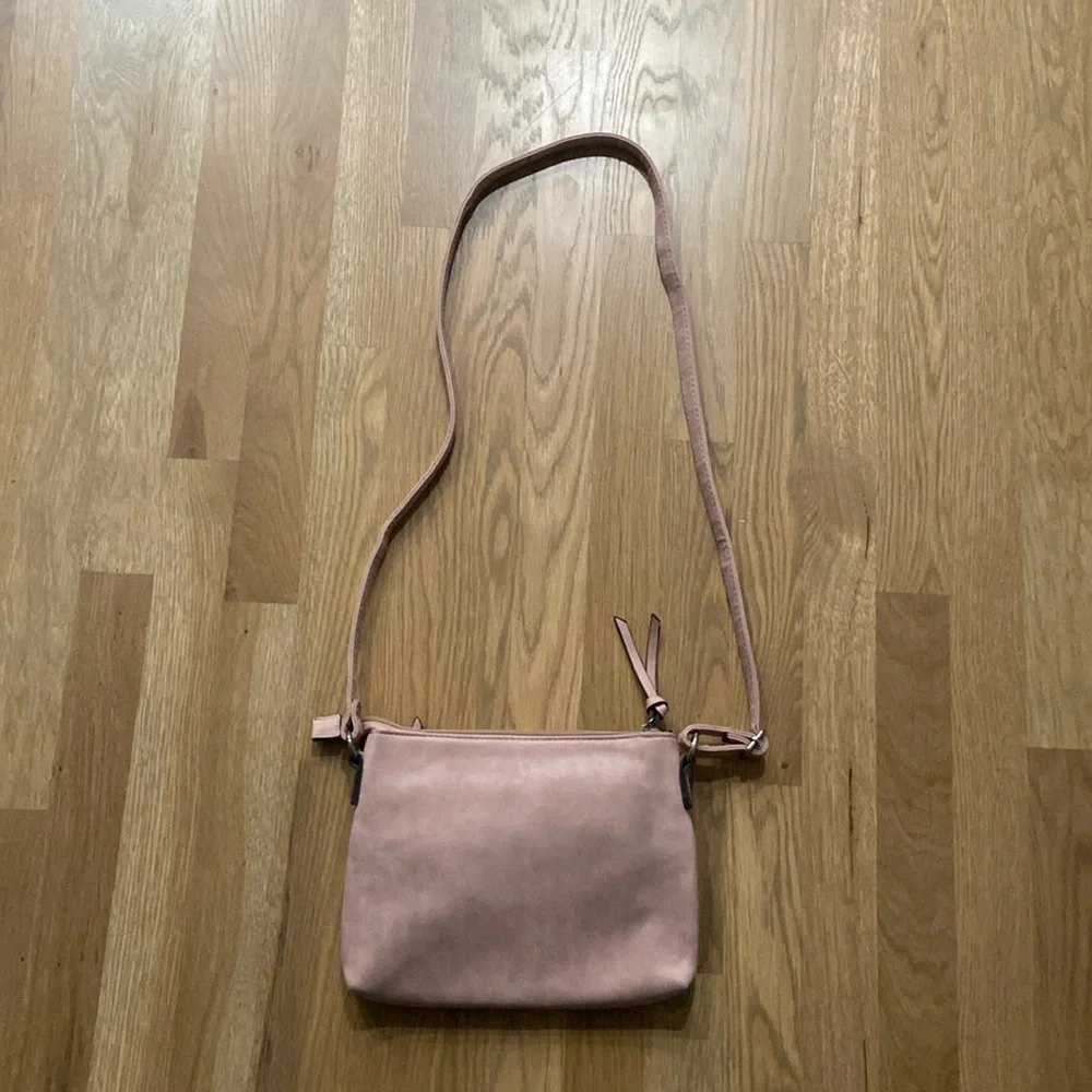 American Eagle Outfitters Women’s Pink Zipper Crossbody Purse Bag